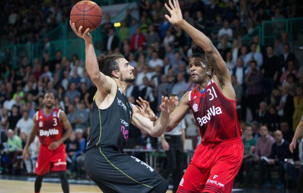 西班牙与瑞 西班牙与瑞